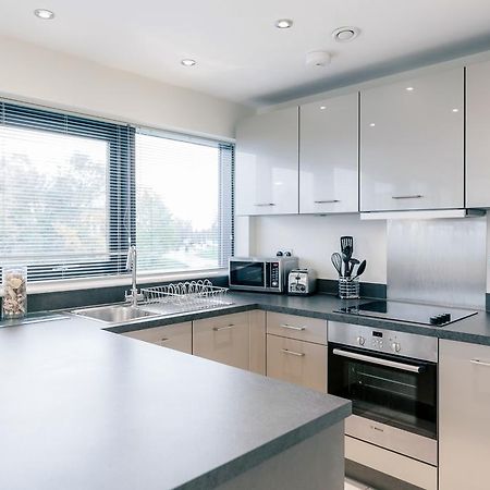 Room Space Service Apartments - New Manor House Bracknell Ngoại thất bức ảnh
