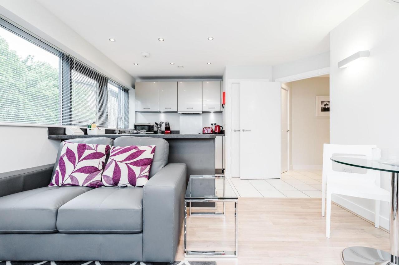 Room Space Service Apartments - New Manor House Bracknell Ngoại thất bức ảnh